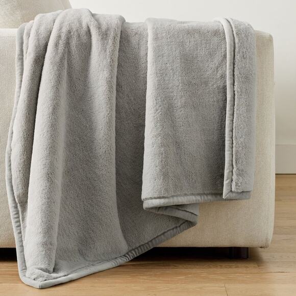 Pottery Barn Double Faced Rabbit Faux Fur Throw Platinum Gray SOFT 50 x 60 NWT - Picture 1 of 7